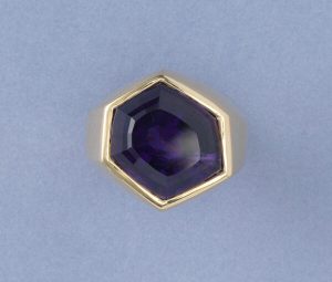 Tiffany and Co 13.5ct Amethyst Hexagonal Ring in 18ct Gold